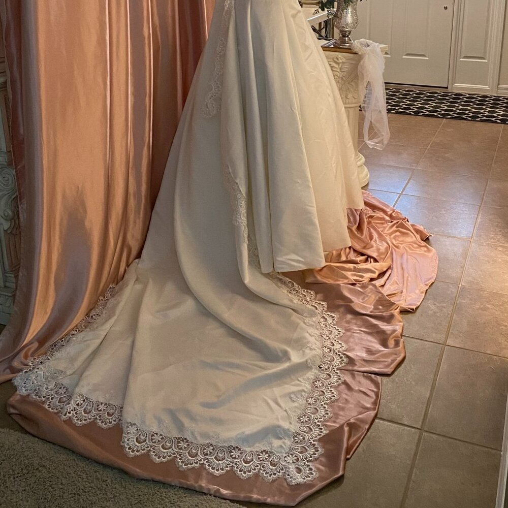 ornate rectangular trane Gown Ivory w Lace or table top